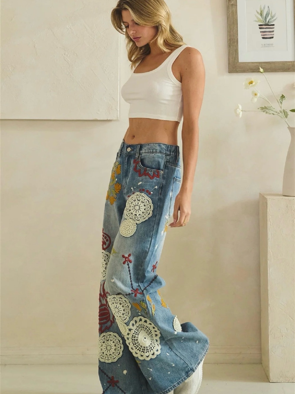 Washed Embroidery Wide Leg Denim Jeans - Picture 5 of 14